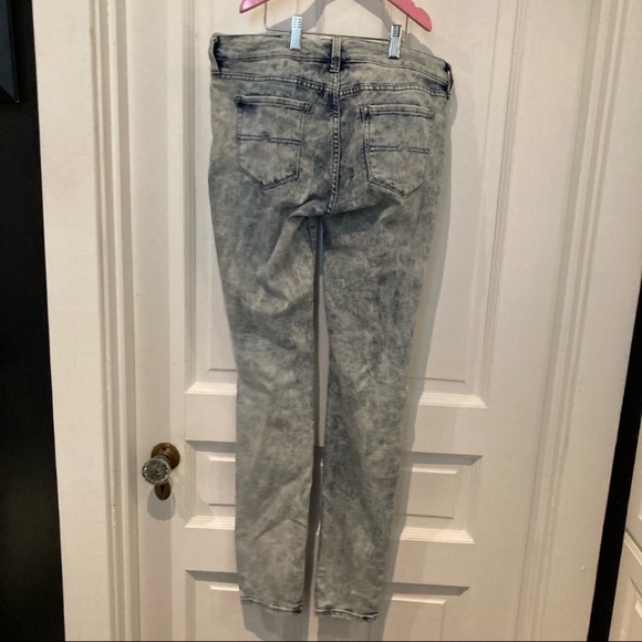 Acid Wash Jeans - Picture 4 of 7